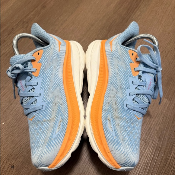 Hoka clifton 9 Women's Sky Blue and Coral Athletic Shoes - Picture 4 of 9